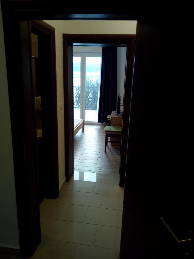 Apartment On The Beach Lokva Rogoznica Exterior foto