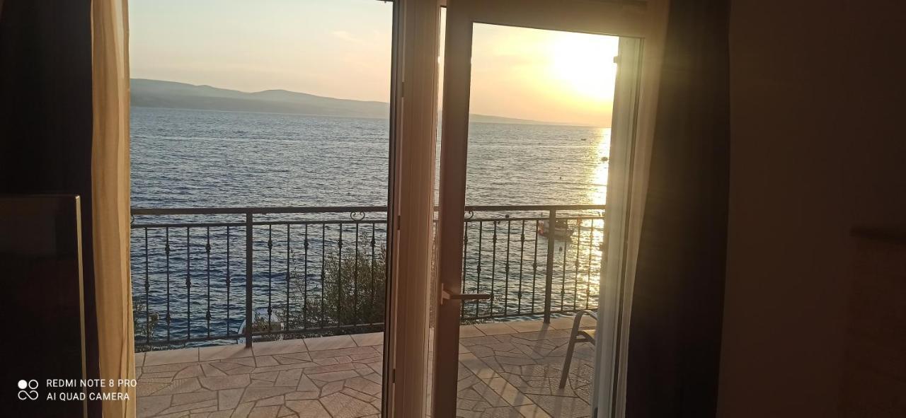 Apartment On The Beach Lokva Rogoznica Exterior foto